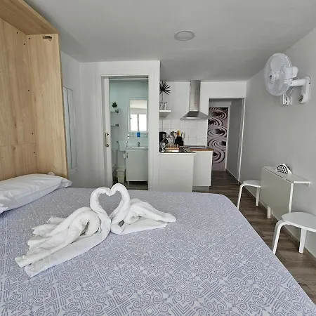 Apartmán El Caramelito 2 Estudio Con Cama Abatible