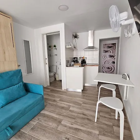 Apartmán El Caramelito 2 Estudio Con Cama Abatible