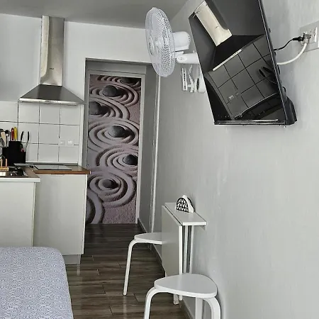 El Caramelito 2 Estudio Con Cama Abatible 公寓